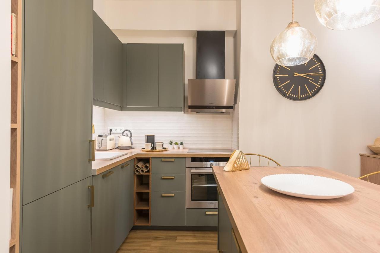 Chic And Comfort Home In Central Афины Экстерьер фото